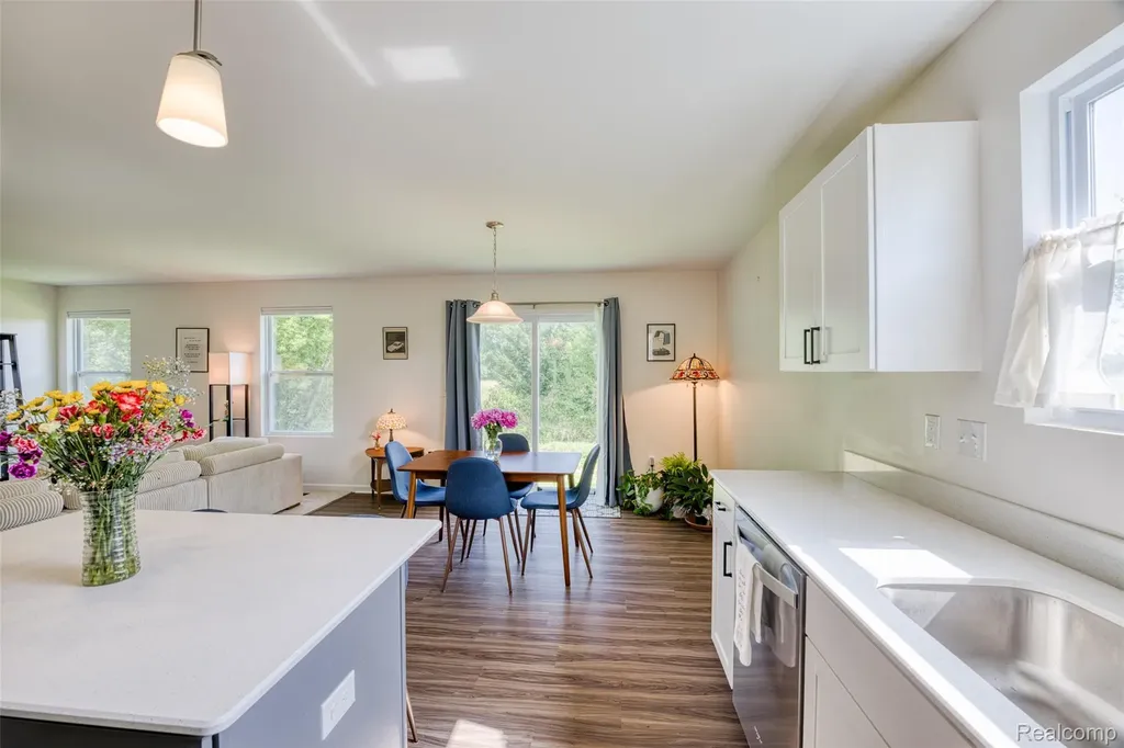 10125 Swan Lake Circle Ypsilanti Charter Township MI 48197