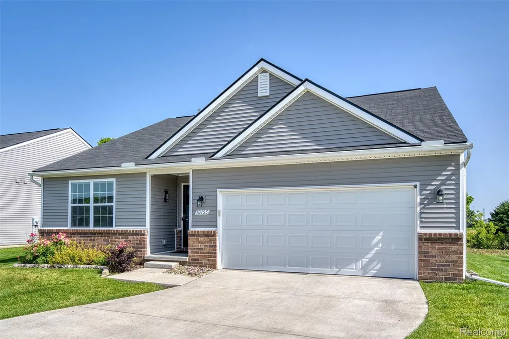 10125 Swan Lake Circle Ypsilanti Charter Township MI 48197