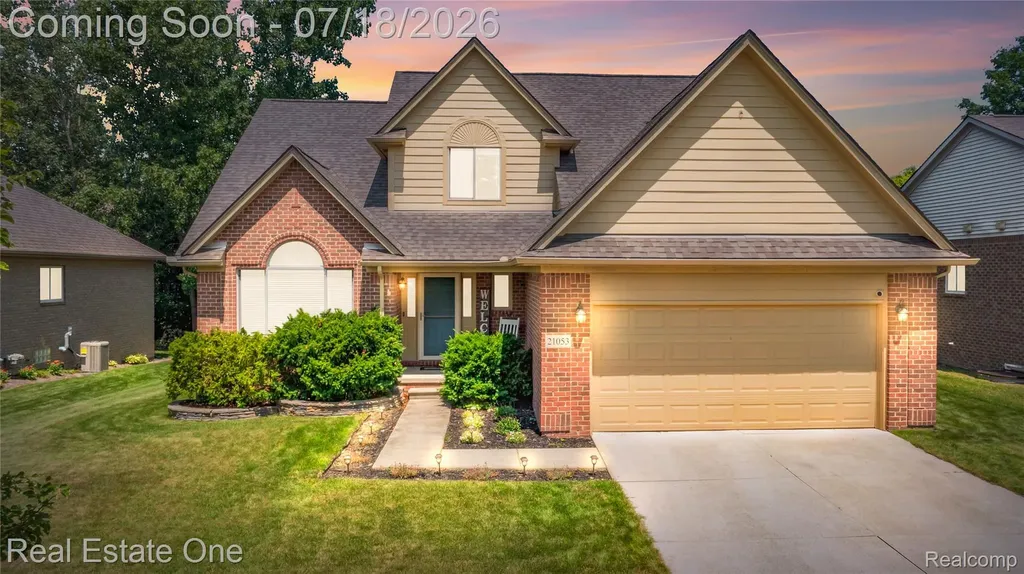 21053 Oak Ridge Drive Clinton Charter Township MI 48036