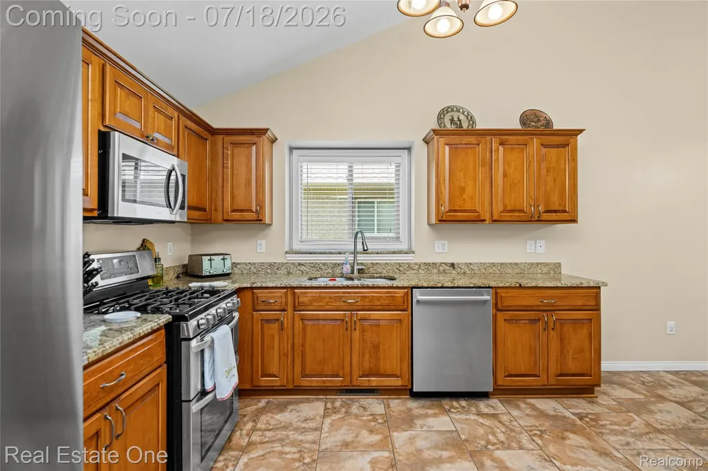 21053 Oak Ridge Drive Clinton Charter Township MI 48036