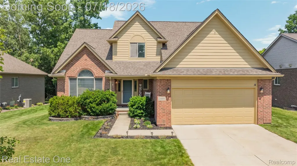 21053 Oak Ridge Drive Clinton Charter Township MI 48036
