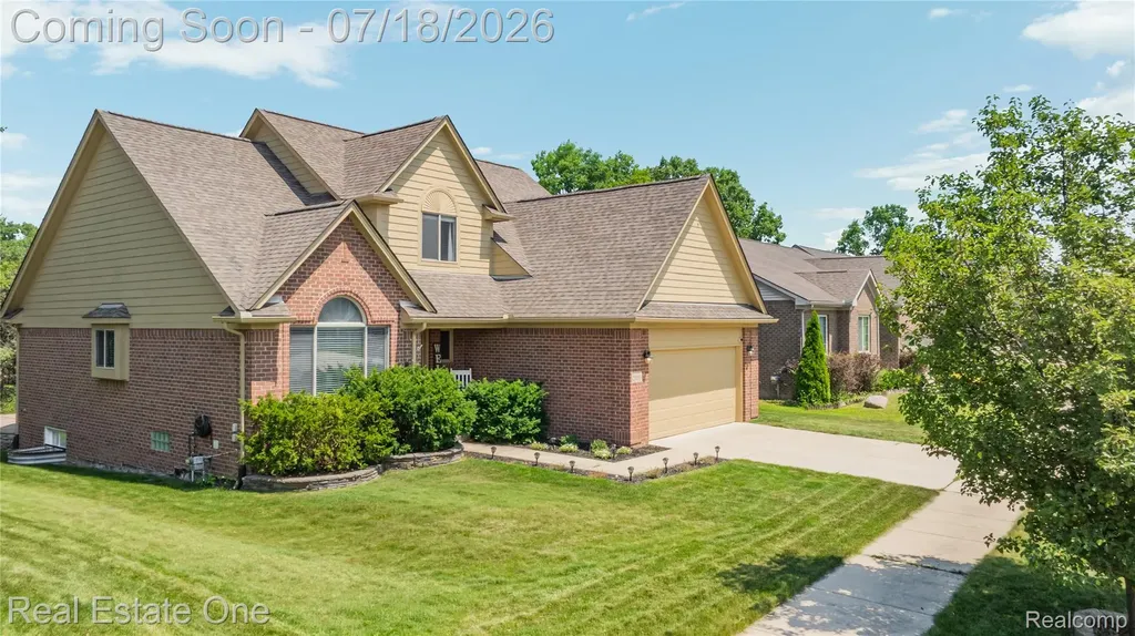 21053 Oak Ridge Drive Clinton Charter Township MI 48036