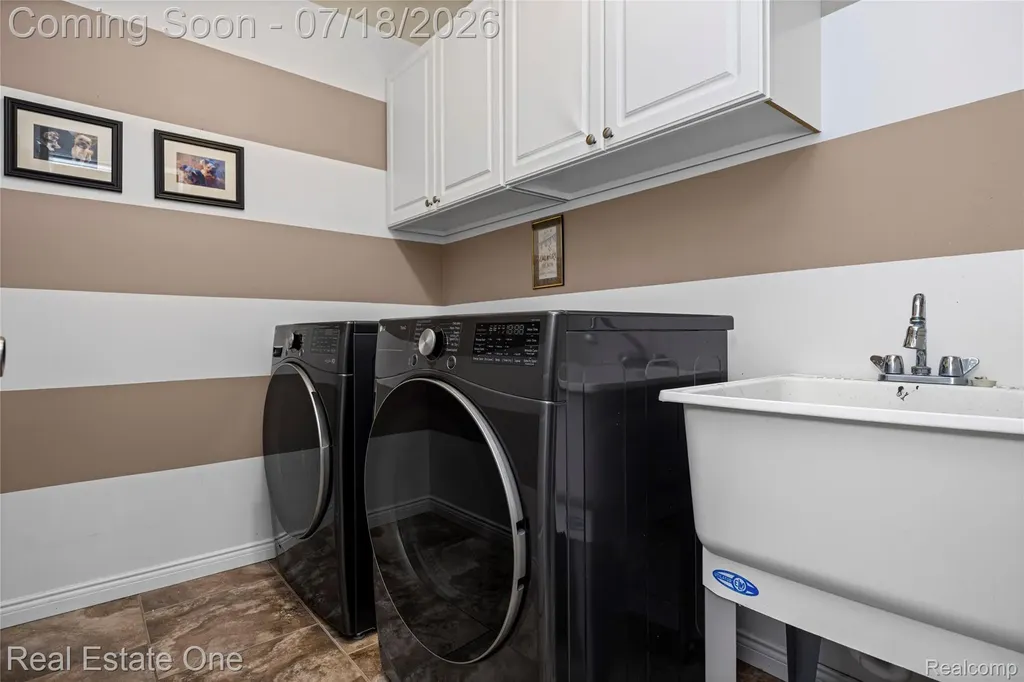 21053 Oak Ridge Drive Clinton Charter Township MI 48036