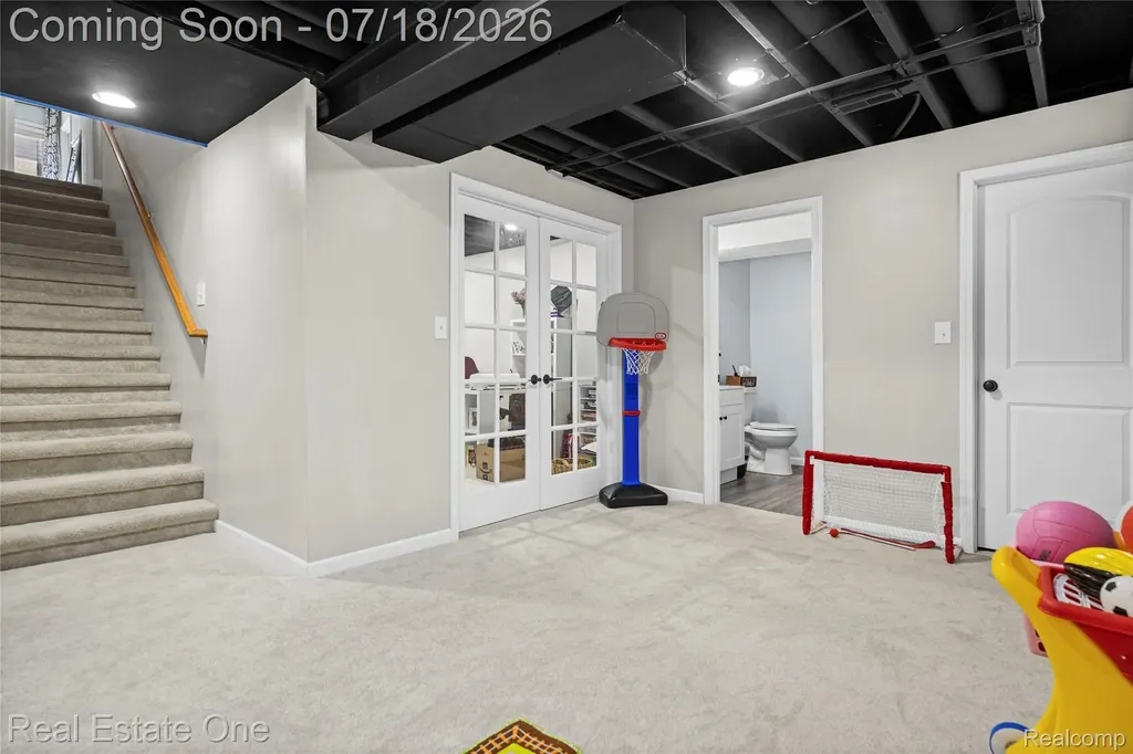 21053 Oak Ridge Drive Clinton Charter Township MI 48036