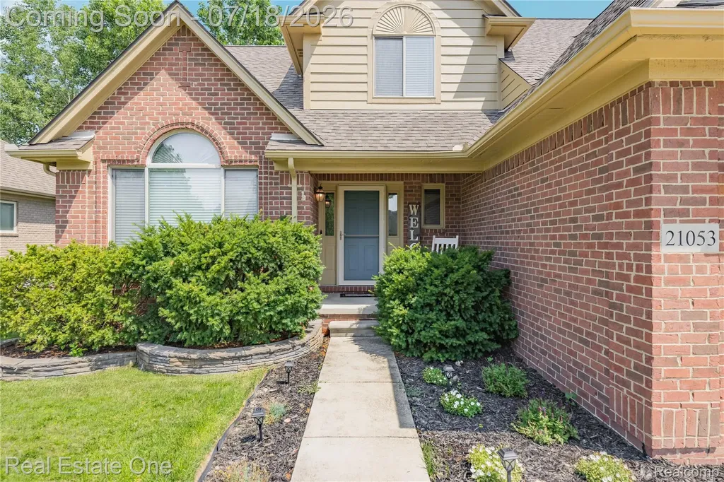 21053 Oak Ridge Drive Clinton Charter Township MI 48036