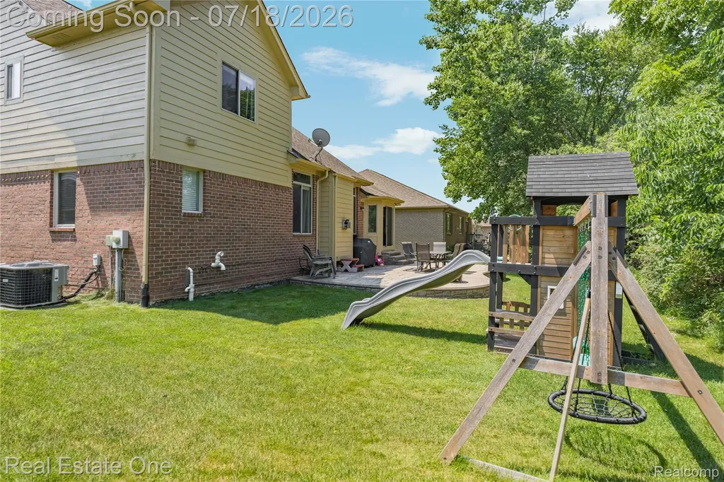 21053 Oak Ridge Drive Clinton Charter Township MI 48036