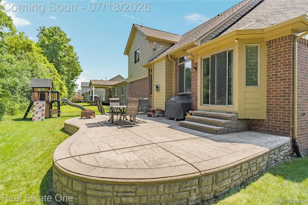 21053 Oak Ridge Drive Clinton Charter Township MI 48036