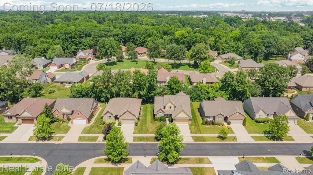 21053 Oak Ridge Drive Clinton Charter Township MI 48036