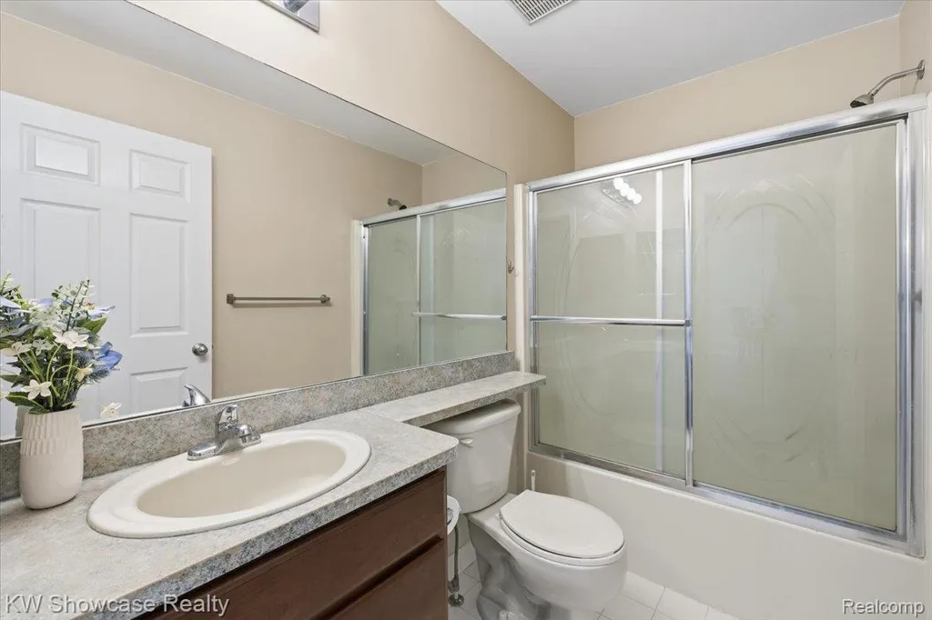 1873 N Kenwyck Drive Superior Charter Township MI 48198