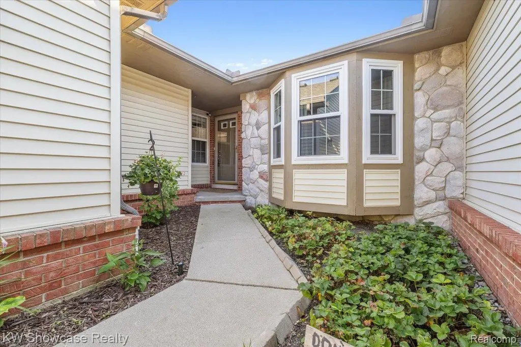 1873 N Kenwyck Drive Superior Charter Township MI 48198