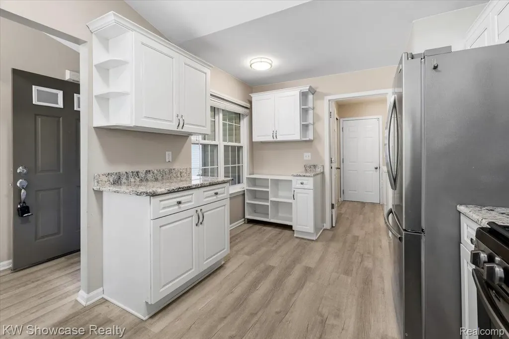 1873 N Kenwyck Drive Superior Charter Township MI 48198