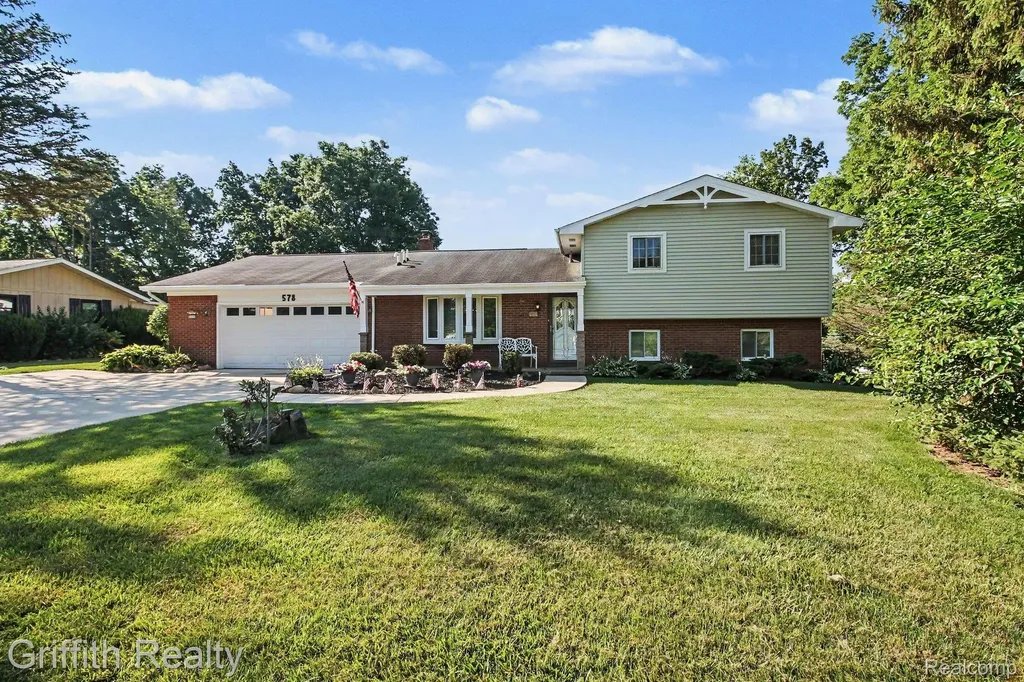 578 E Coon Lake Road Marion Township MI 48843