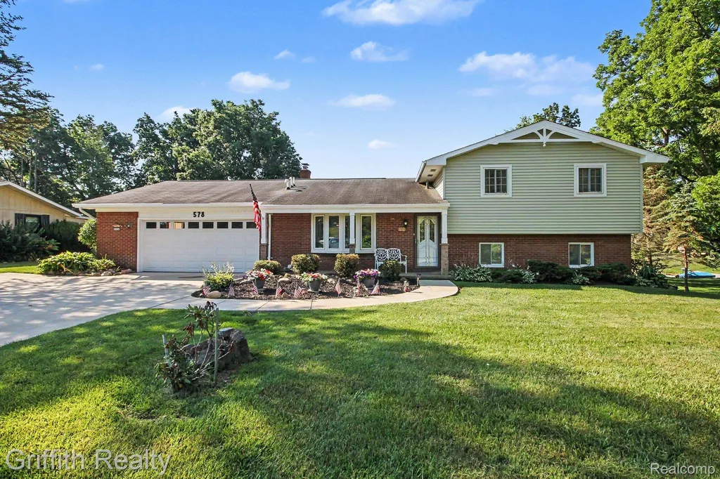 578 E Coon Lake Road Marion Township MI 48843