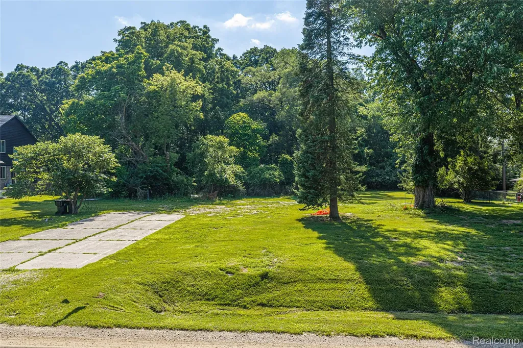 466 Driftwood Avenue Rochester Hills City MI 48307