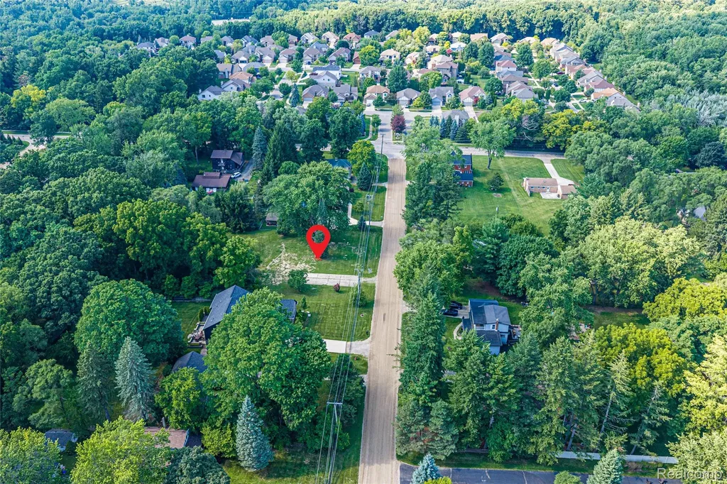 466 Driftwood Avenue Rochester Hills City MI 48307