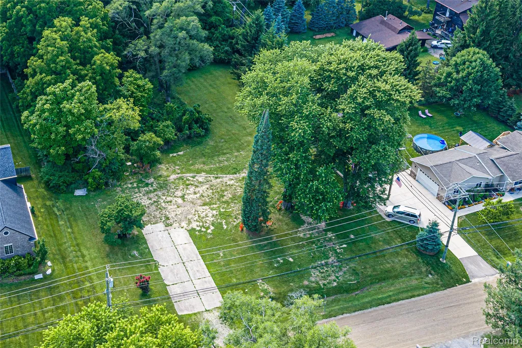 466 Driftwood Avenue Rochester Hills City MI 48307