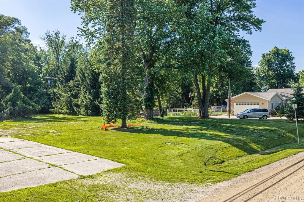 466 Driftwood Avenue Rochester Hills City MI 48307