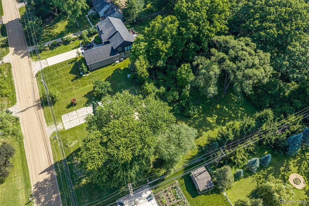 466 Driftwood Avenue Rochester Hills City MI 48307
