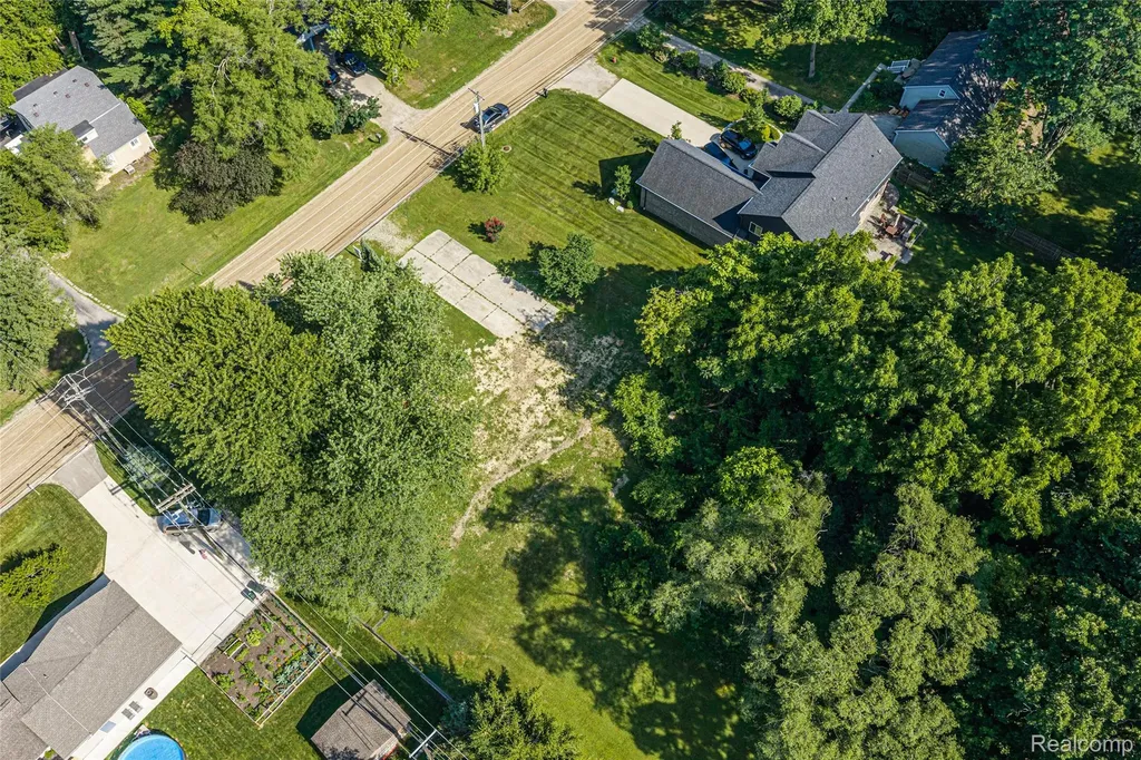 466 Driftwood Avenue Rochester Hills City MI 48307
