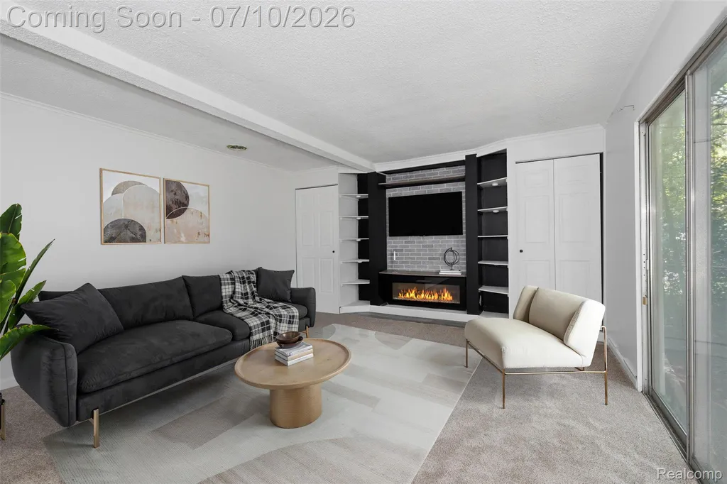 7264 S Tratham Court West Bloomfield Charter Township MI 48322