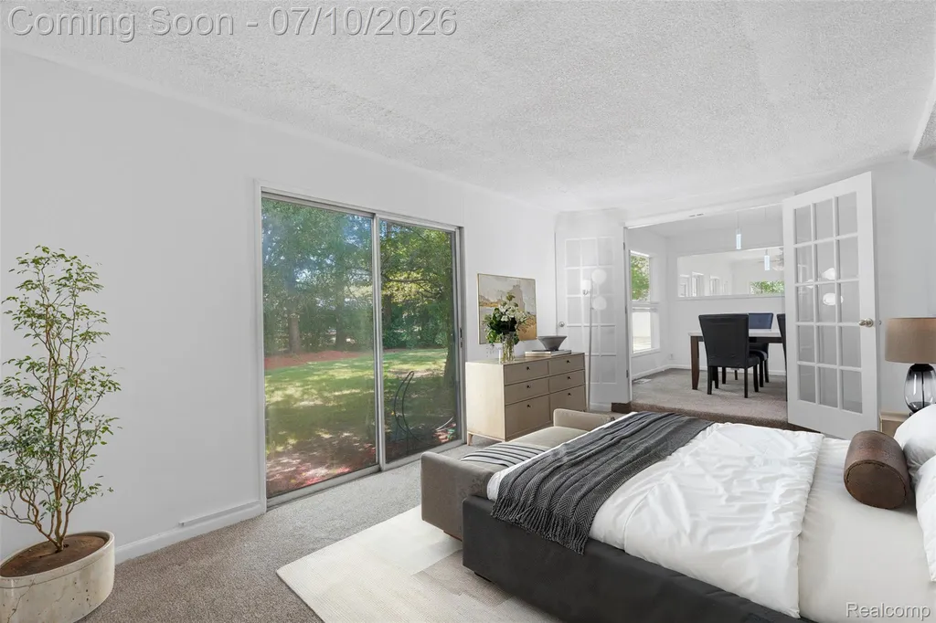 7264 S Tratham Court West Bloomfield Charter Township MI 48322