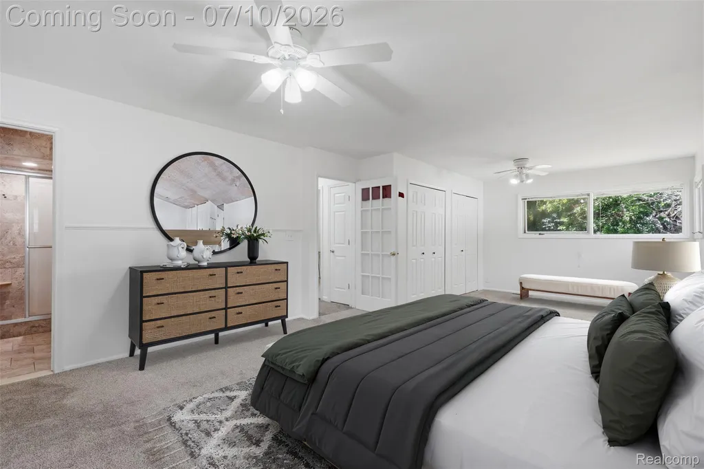 7264 S Tratham Court West Bloomfield Charter Township MI 48322