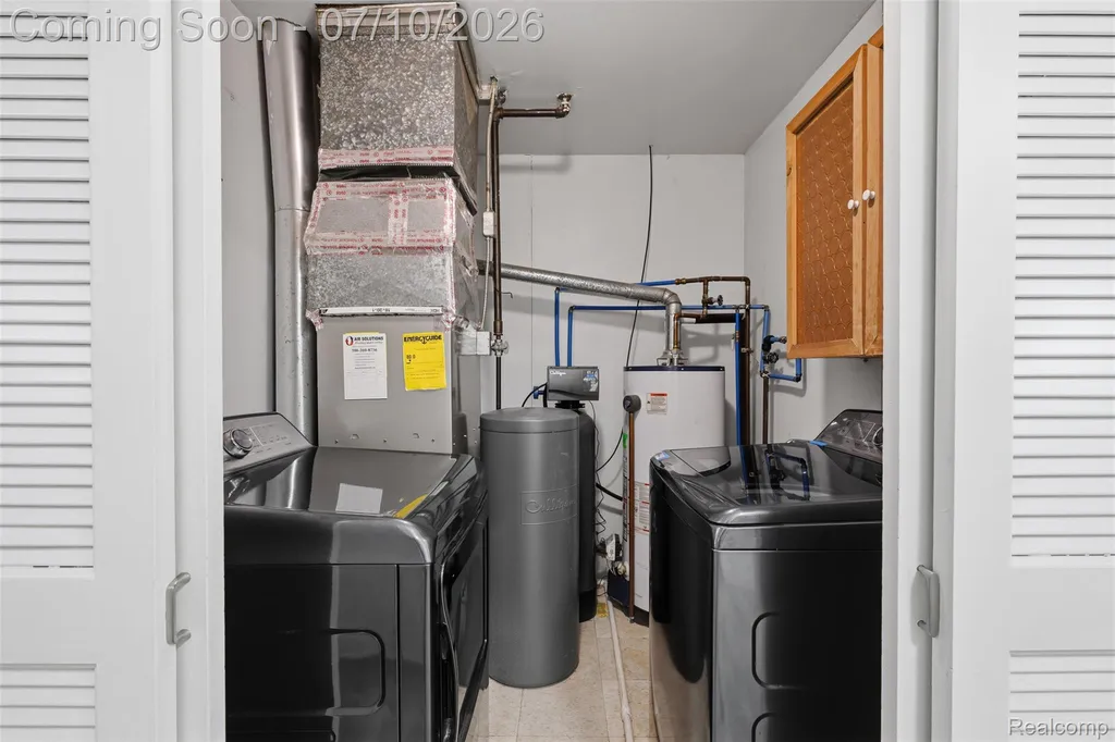 7264 S Tratham Court West Bloomfield Charter Township MI 48322
