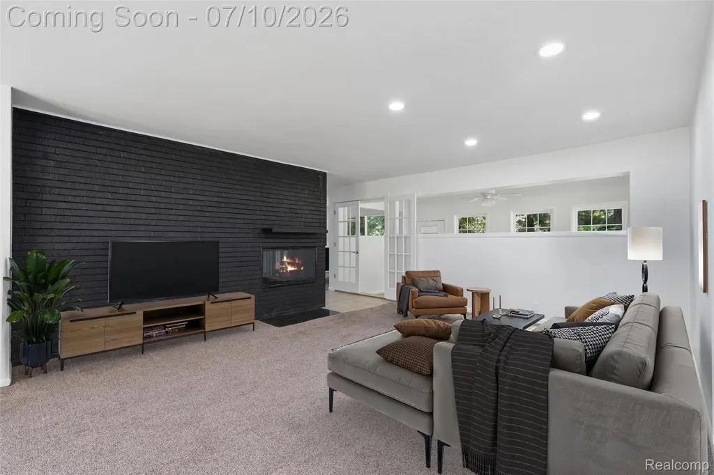 7264 S Tratham Court West Bloomfield Charter Township MI 48322