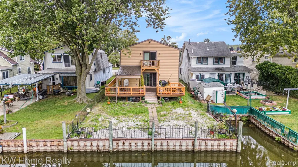 37881 Sunnybrook Street Harrison Charter Township MI 48045