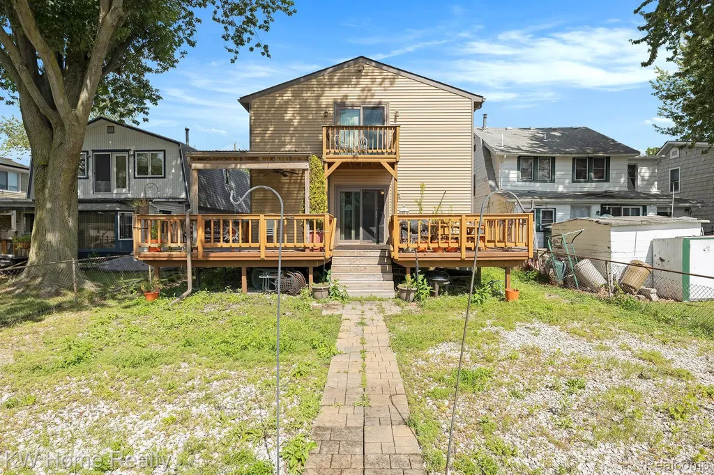 37881 Sunnybrook Street Harrison Charter Township MI 48045