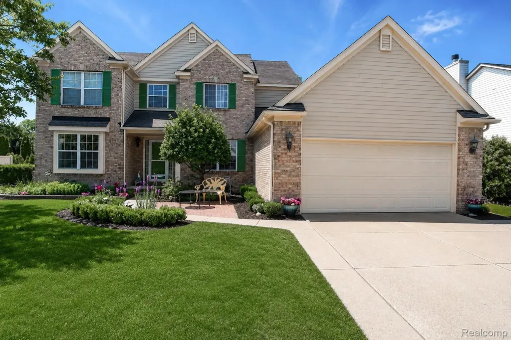 5363 Mill Race Way Commerce Charter Township MI 48382