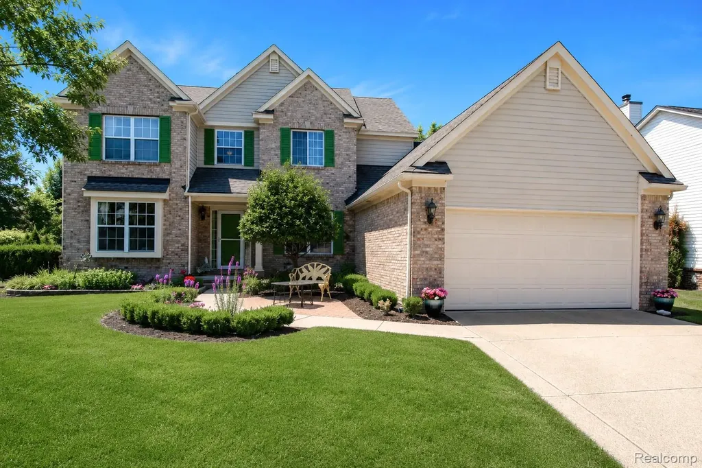 5363 Mill Race Way Commerce Charter Township MI 48382