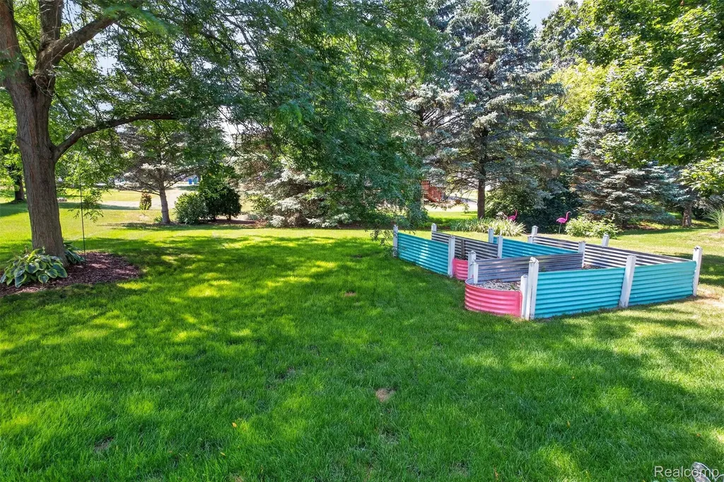 5363 Mill Race Way Commerce Charter Township MI 48382