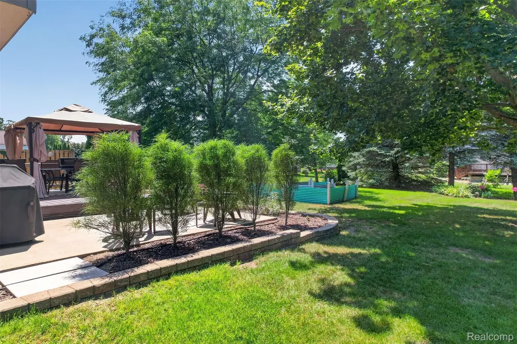 5363 Mill Race Way Commerce Charter Township MI 48382