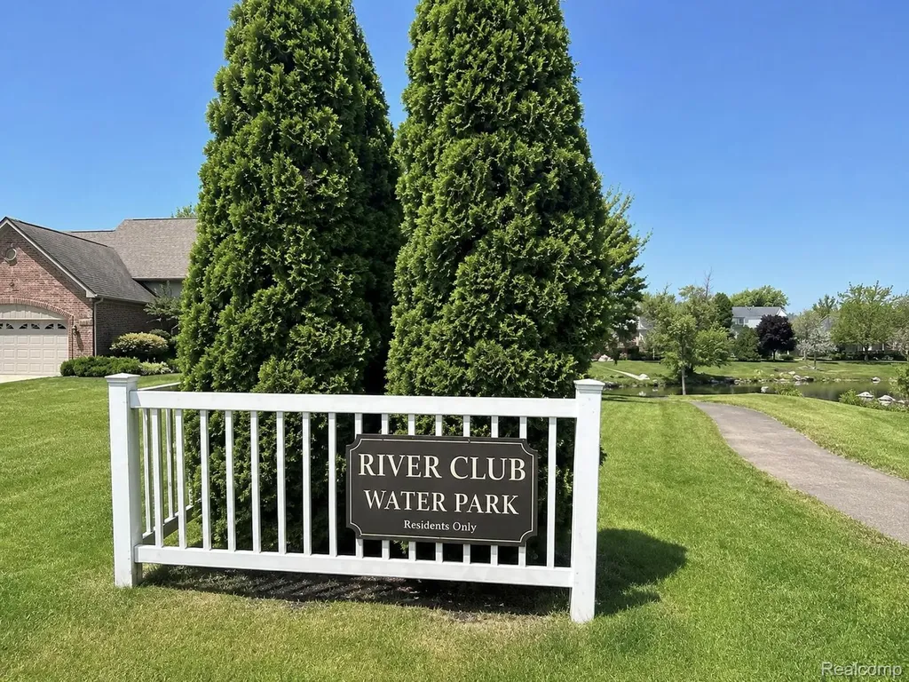 5363 Mill Race Way Commerce Charter Township MI 48382