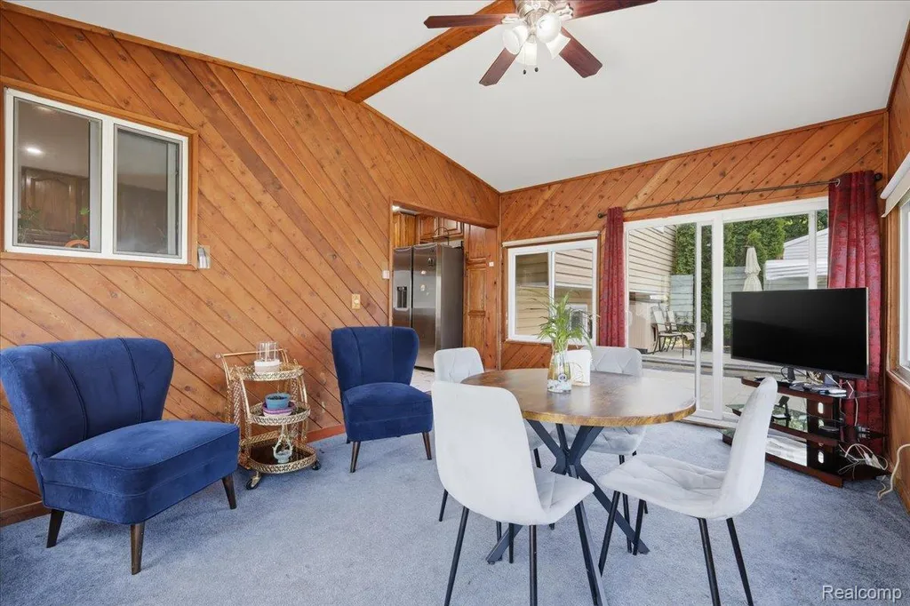 13575 Mercedes Redford Charter Township MI 48239