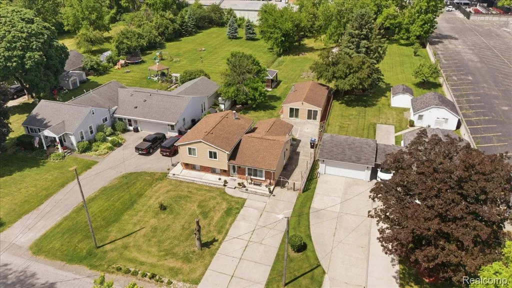 13575 Mercedes Redford Charter Township MI 48239