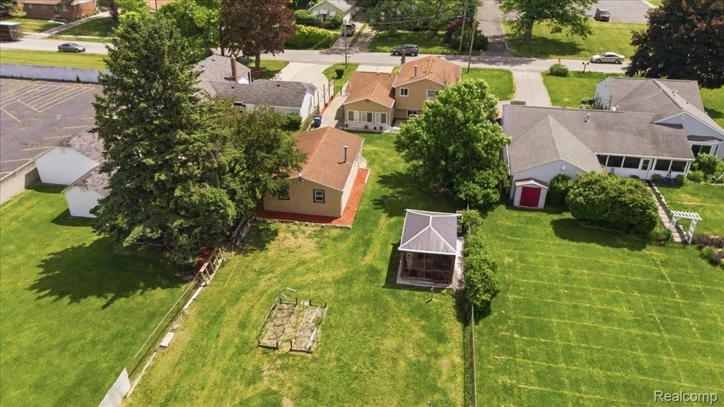 13575 Mercedes Redford Charter Township MI 48239