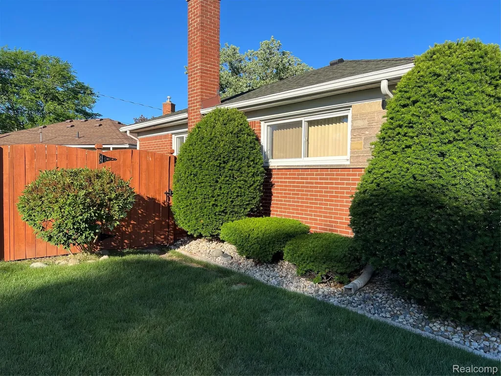 3555 Syckelmoore Street Trenton City MI 48183