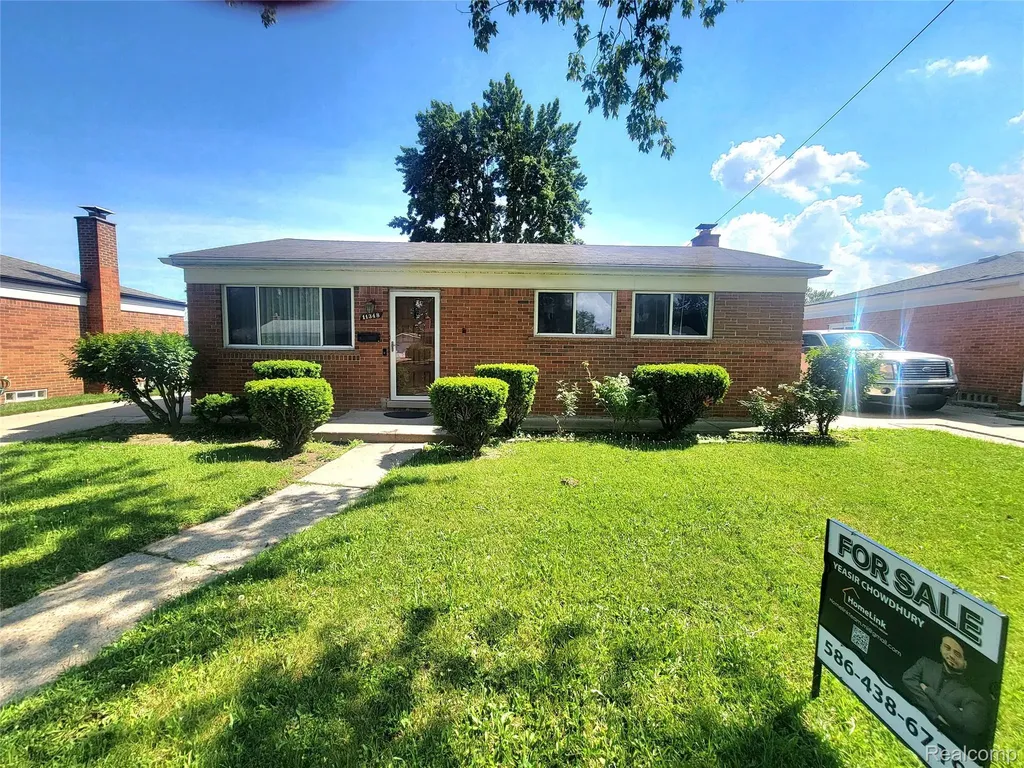 11348 Jonas Avenue Warren City MI 48089