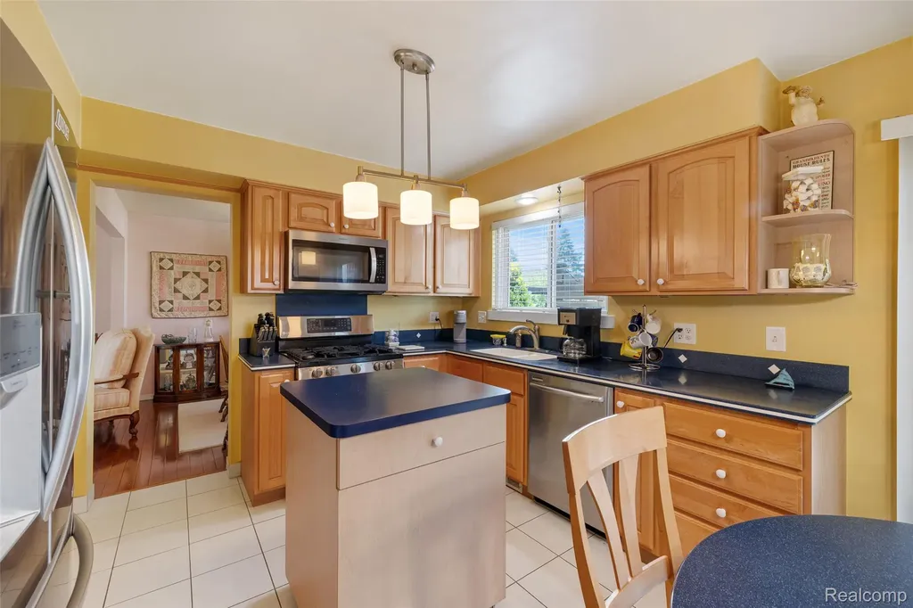 17493 Judy Court Macomb Township MI 48044