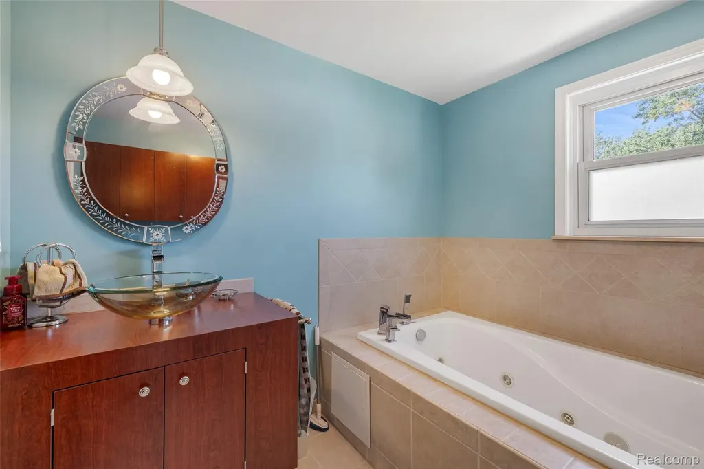 17493 Judy Court Macomb Township MI 48044
