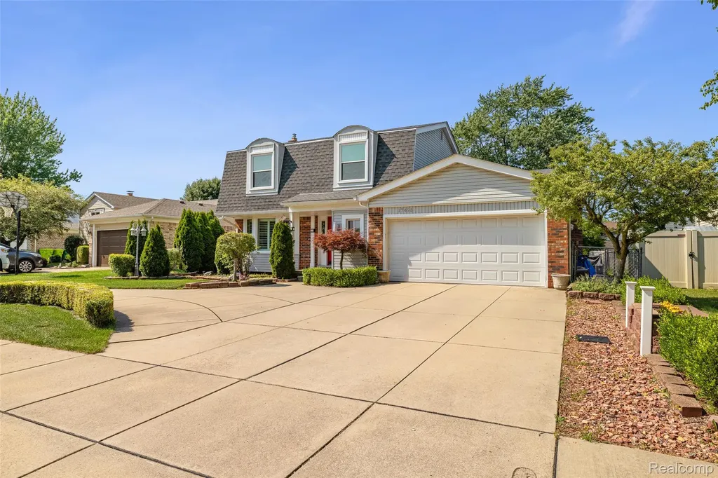 17493 Judy Court Macomb Township MI 48044