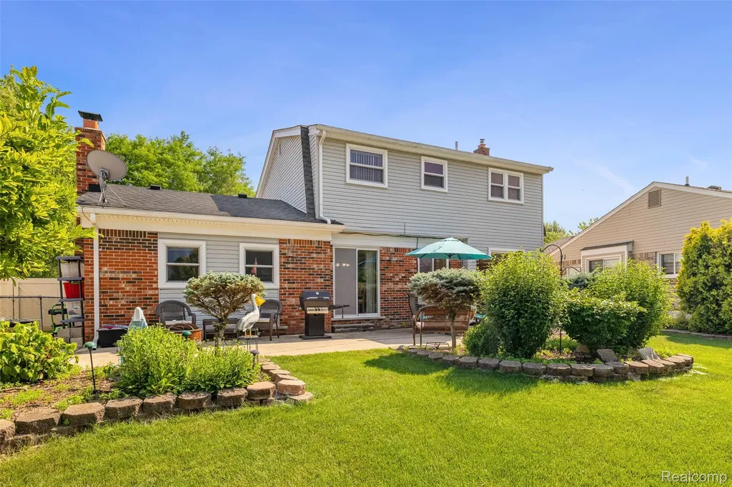 17493 Judy Court Macomb Township MI 48044