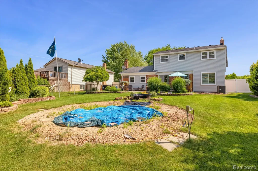 17493 Judy Court Macomb Township MI 48044