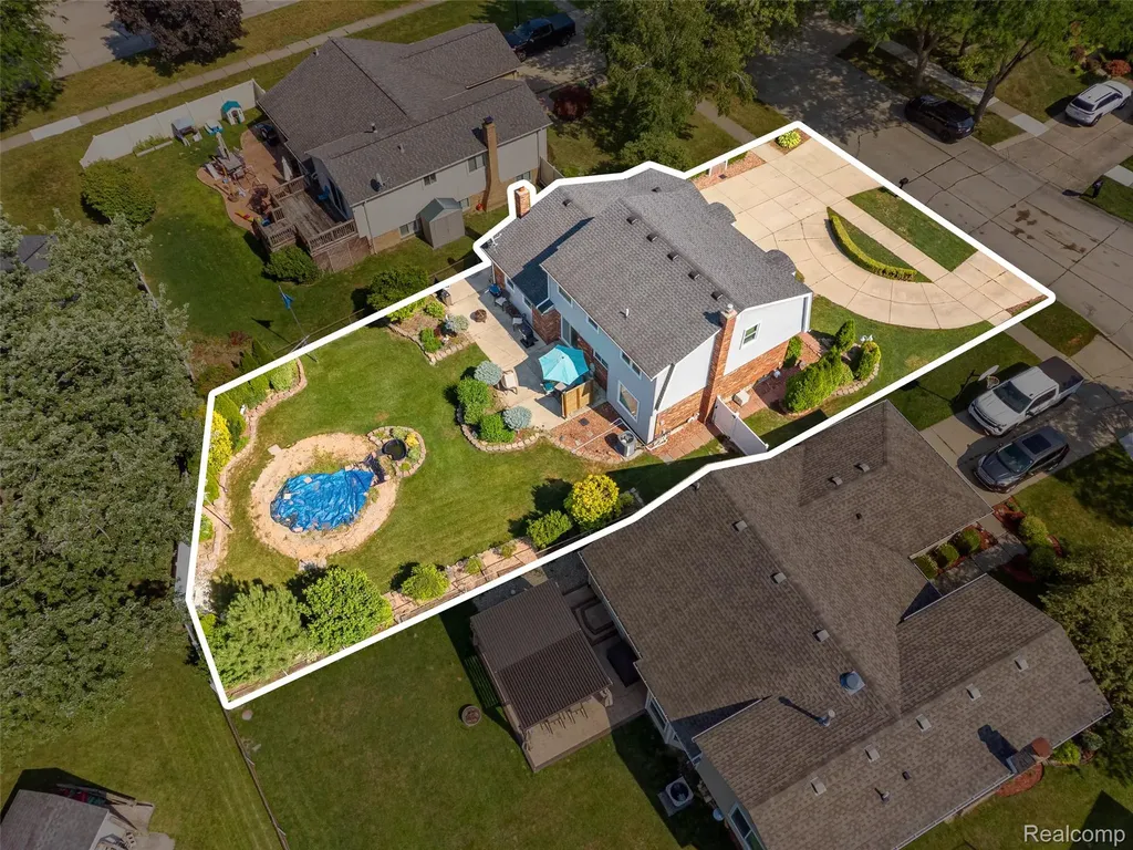 17493 Judy Court Macomb Township MI 48044