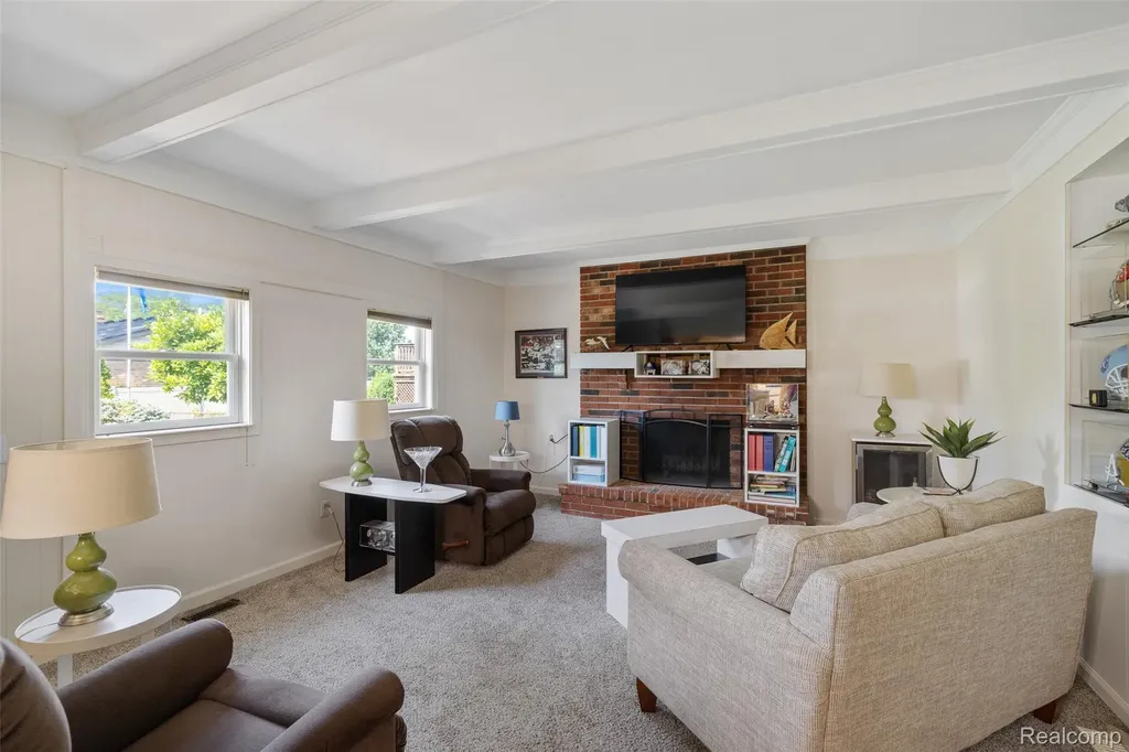 17493 Judy Court Macomb Township MI 48044
