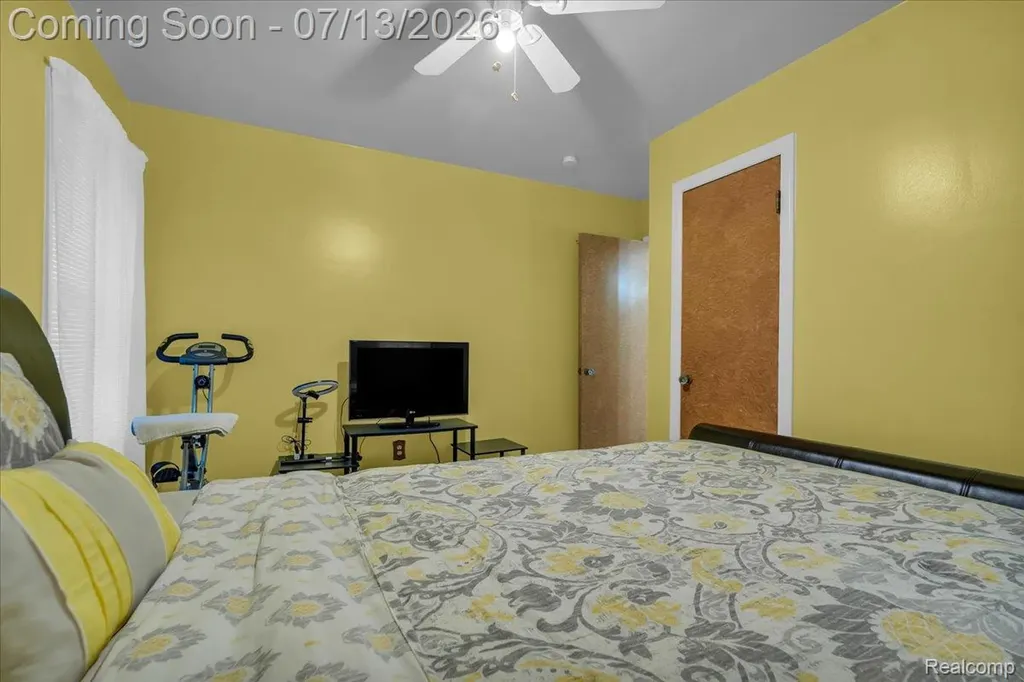 23430 Tireman Street Dearborn Heights City MI 48127