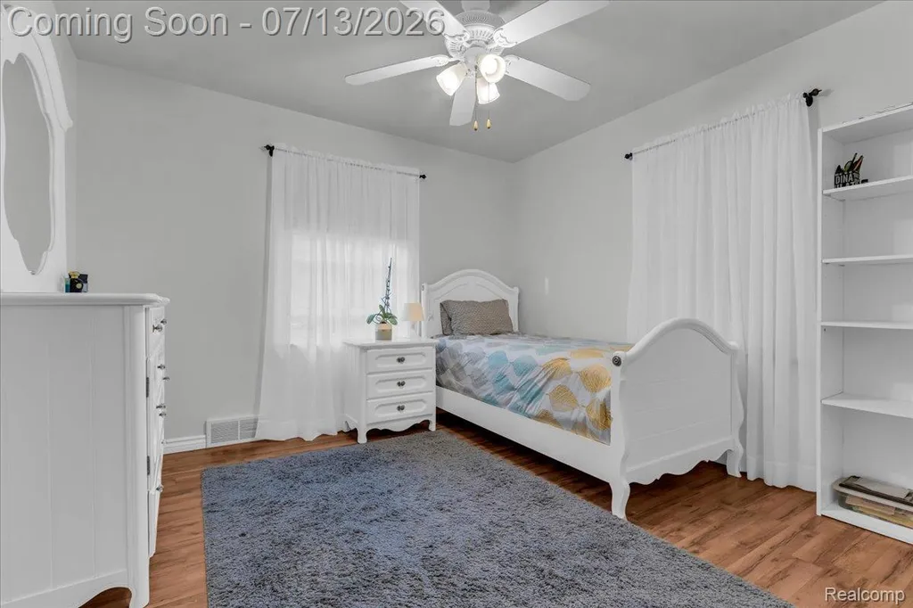 23430 Tireman Street Dearborn Heights City MI 48127