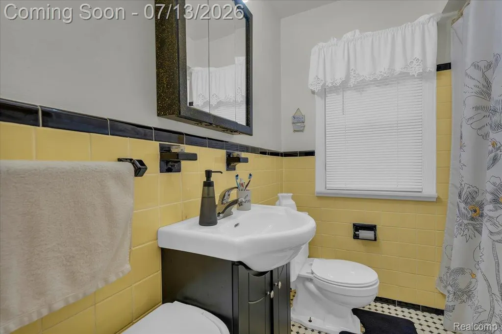 23430 Tireman Street Dearborn Heights City MI 48127